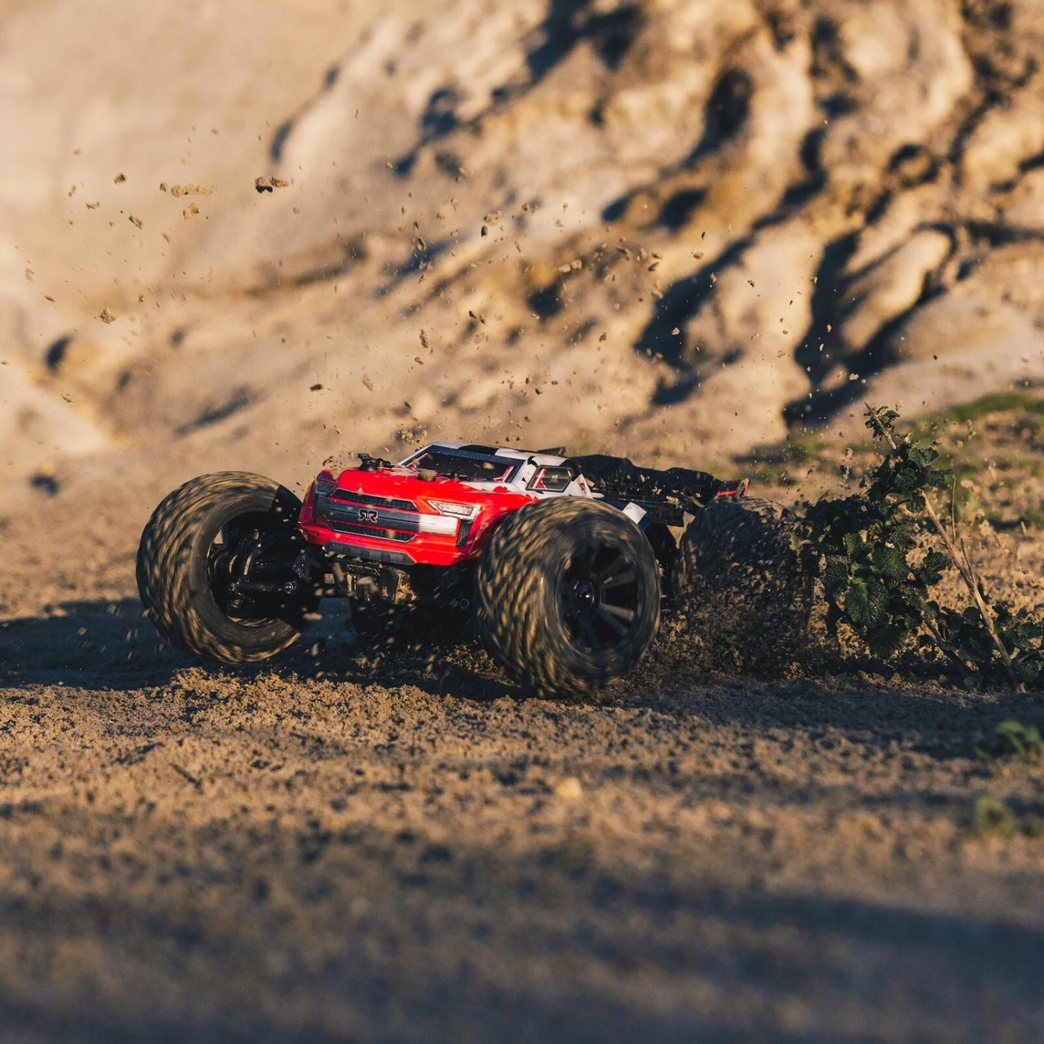 ARRMA ARA102690 1/10 KRATON 4x4 4S BLX Brushless Speed Monster Truck Red 5 ARRMA ARA102690 1/10 KRATON 4x4 4S BLX Brushless Speed Monster Truck Red - Image 5