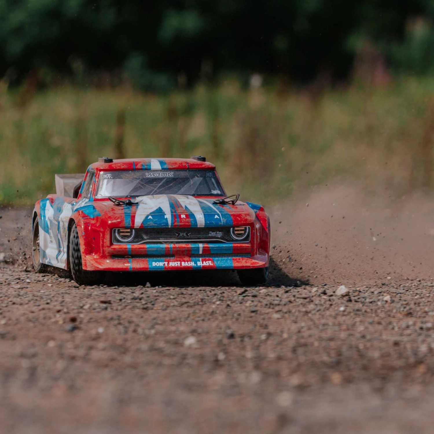 ARRMA ARA4215V3T1 1/8 Infraction 4x4 All Road Mega Resto-Mod Truck Red/White/Blue 2 ARRMA ARA4215V3T1 1/8 Infraction 4x4 All Road Mega Resto-Mod Truck Red/White/Blue - Image 2