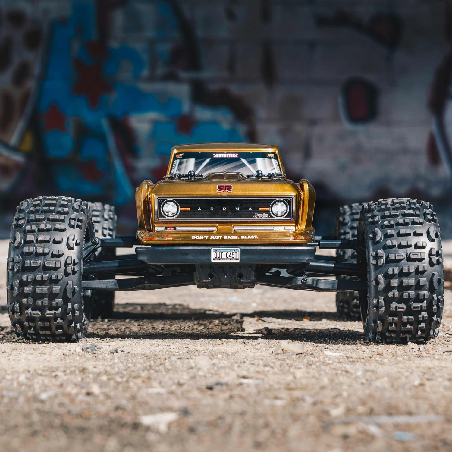 ARRMA ARA4410V2T1 1/10 OUTCAST 4x4 4S BLX Brushless Stunt Truck - Bronze 2 ARRMA ARA4410V2T1 1/10 OUTCAST 4x4 4S BLX Brushless Stunt Truck - Bronze - Image 2